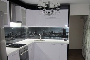 kitcen_skinali04_s.jpg Стеновые панели из СТЕКЛА с фотопринтом, они же СКИНАЛИ