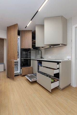 Современная угловая кухня для большой семьи. Коллекция Тимбер. Размер: 1800 Х 2640 Х 2542 мм, буфет 1200 Х 2542 мм  - 2