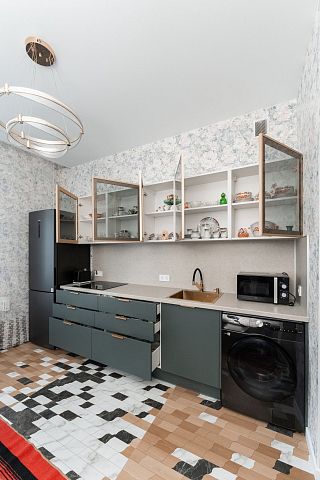Прямая кухня с золотистыми витринами. Коллекция Фрейм z4. Размер: 2850x2997 мм  - 2