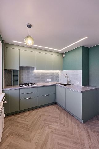 Угловая яркая кухня Джерси с отдельным пеналом. Коллекция Джерси. Размер: 2790 Х 1750 Х 2450 мм, пенал 600 Х 2450 мм  - 2